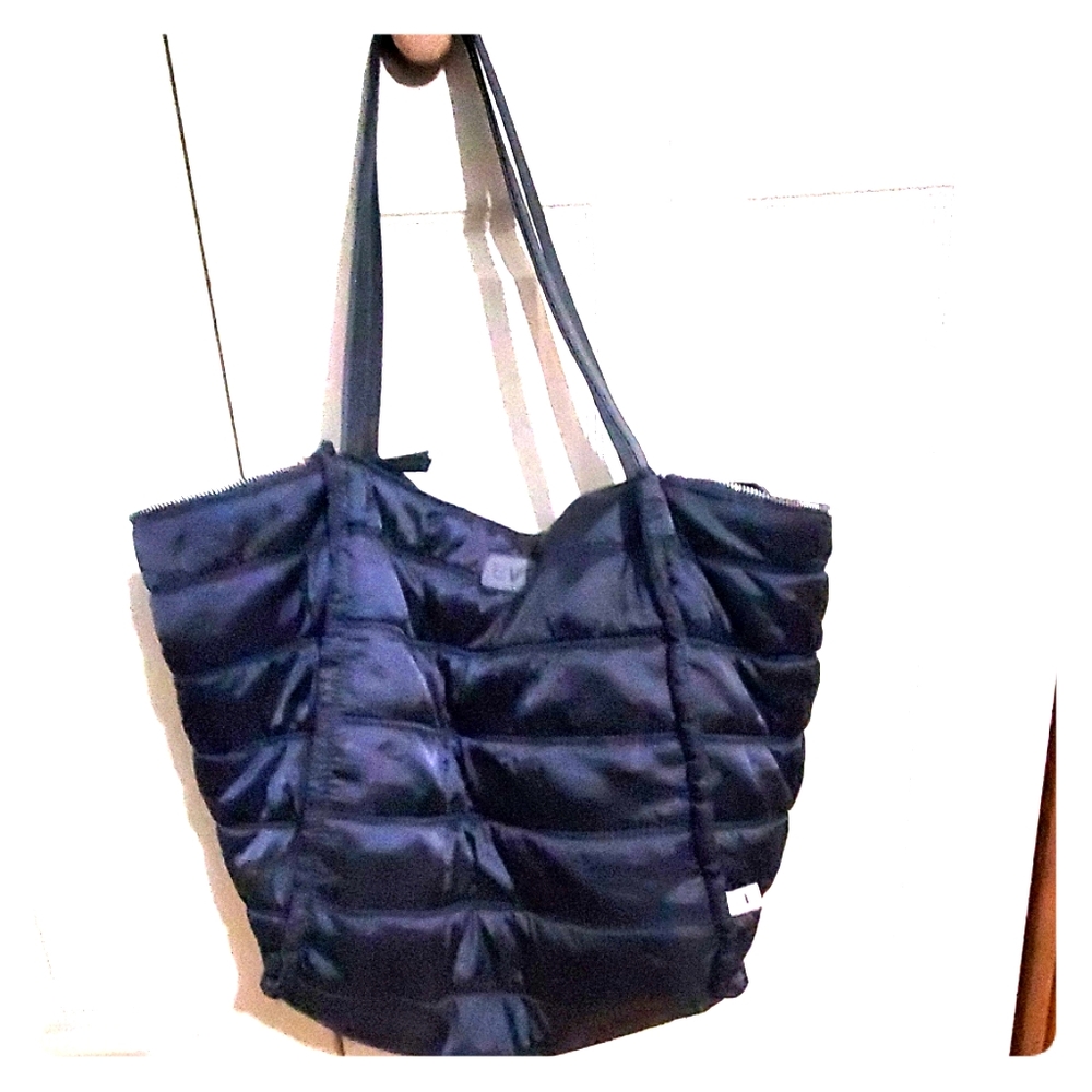 Large tote